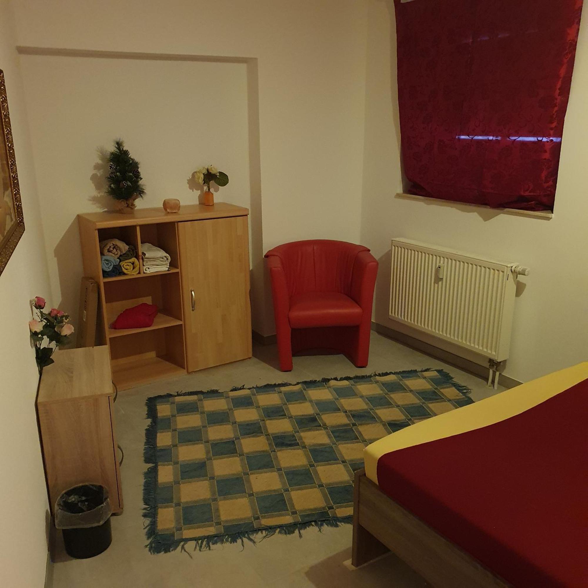 Halle, Top -Preise, 79 Qm Sd Fewo, Eg, Wahlweise Mit 1- 3 Dz, Tv Lounge, Kueche, Bad Wc Einfach Und Gut, Langzeitmieter Vb Preise Halle  Exteriér fotografie