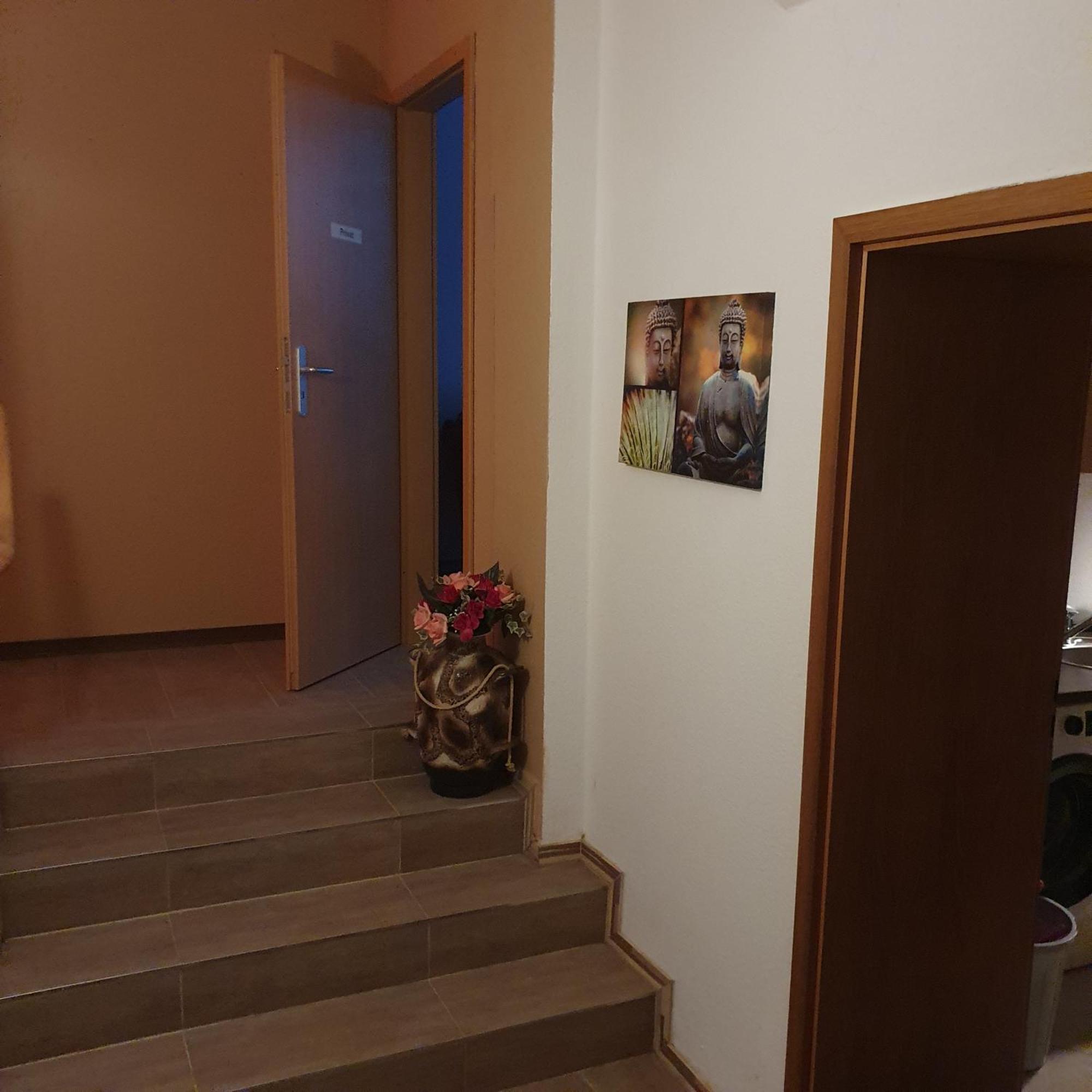Halle, Top -Preise, 79 Qm Sd Fewo, Eg, Wahlweise Mit 1- 3 Dz, Tv Lounge, Kueche, Bad Wc Einfach Und Gut, Langzeitmieter Vb Preise Halle  Exteriér fotografie
