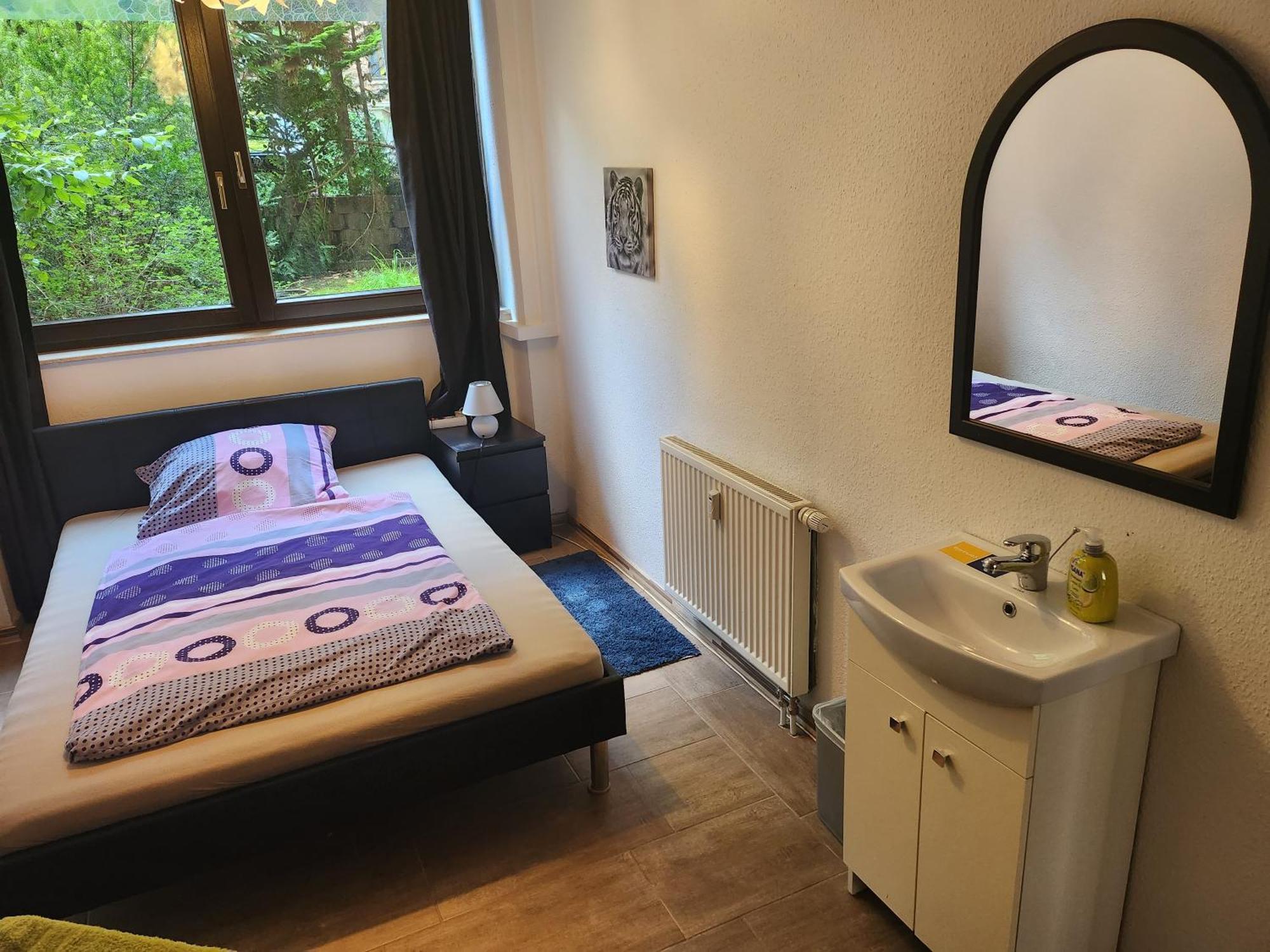 Halle, Top -Preise, 79 Qm Sd Fewo, Eg, Wahlweise Mit 1- 3 Dz, Tv Lounge, Kueche, Bad Wc Einfach Und Gut, Langzeitmieter Vb Preise Halle  Exteriér fotografie